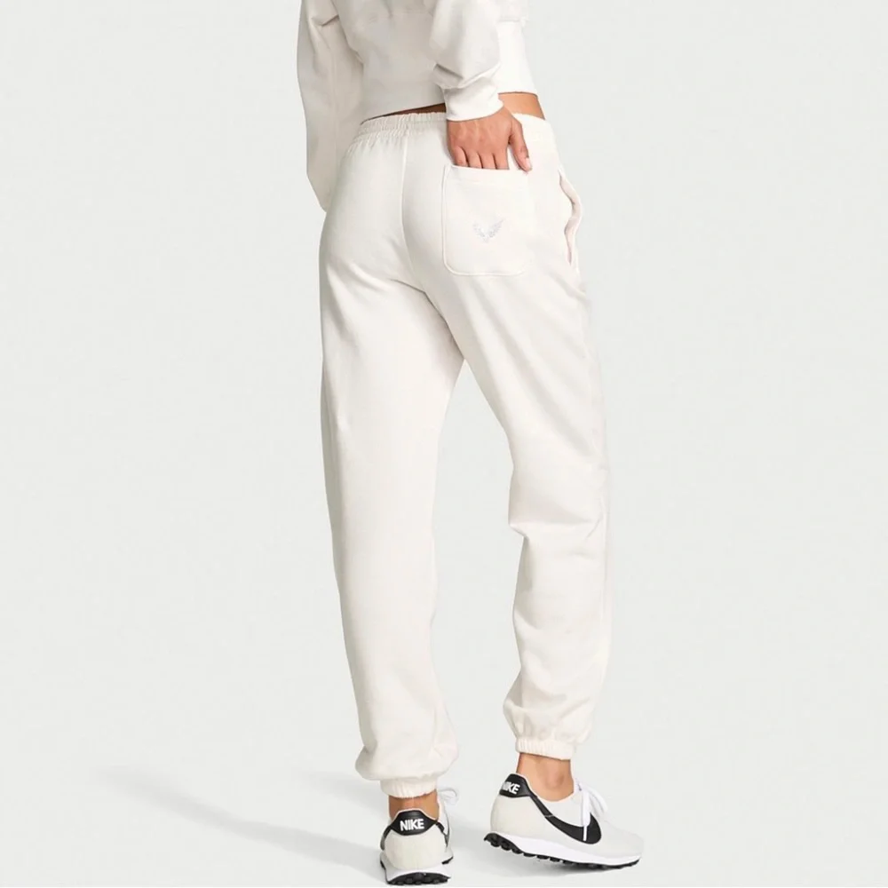 Victoria's Secret Sweatshirt and Sweatpants Set. - Picture 8 of 8